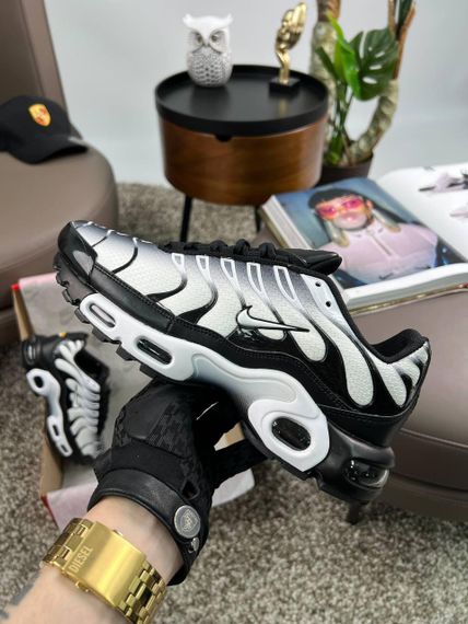 Мужские кроссовки Air Max Plus White Black Gradient весна / літо / осінь A3671 45 28,5 | Зображення 3