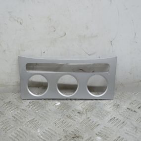 Накладка декоративна на торпедо Volkswagen Passat B6 2005-2010 Рамка кондиціонера Фольксваген 3C0863100E