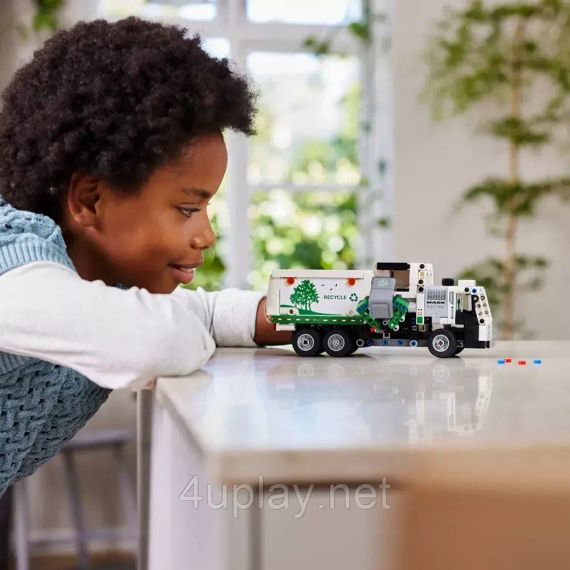 Конструктор LEGO Technic Мусоровоз Mack LR Electric Функциональная модель с механизмом погрузки | Зображення 8