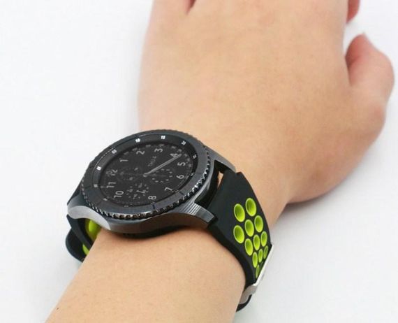 Спортивний ремінець з перфорацією Primo для годинника Samsung Gear S3 Classic SM-R770 / Frontier RM-760 Black&Green | Зображення 3