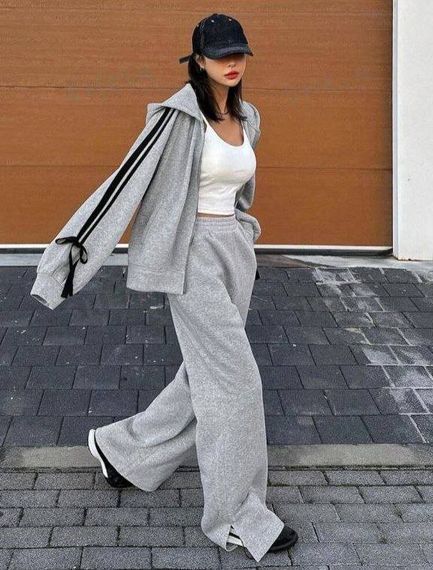 Жіночий спортивний костюм з прямими штанами і худі з бантами сірий колір, розмір 42/48 HI2732 | Зображення 1