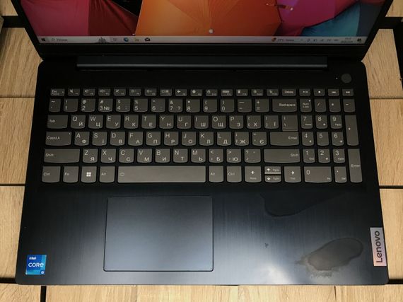 Ультрабук Б-класс Lenovo IdeaPad 3 15IAU7 / 15.6" (1920x1080) IPS Touch / Intel Core i5-1235U (10 (12) ядер по 3.3 - 4.4 GHz) / 8 GB DDR4 / 256 GB SSD / Intel Iris Xe Graphics / WebCam / HDMI б/у | Зображення 3