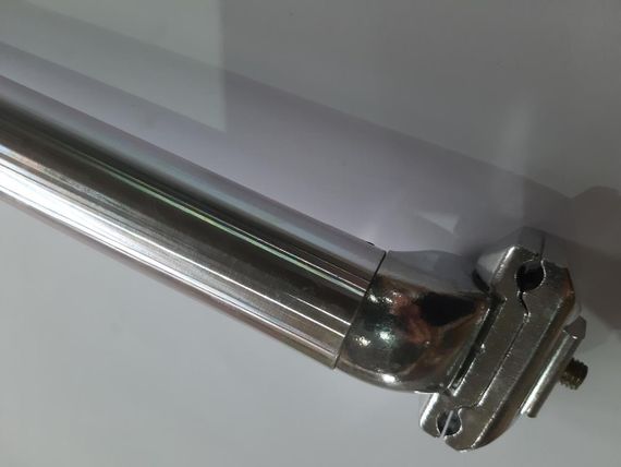 Подседельный штырь велосипеда (глагол)   (L-270mm, D-30,0mm) (алюминий, белый) (+крепление хром)   REKO