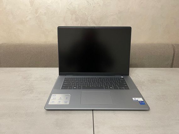Ноутбук Dell Inspiron 16 Plus 7640 / 16" (2560x1600) IPS / Intel Core i7-13620H (10 (16) ядер по 3.6 - 4.9 GHz) / 16 GB DDR5 / 1000 GB SSD M.2 / Intel UHD Graphics / WebCam б/у | Зображення 2