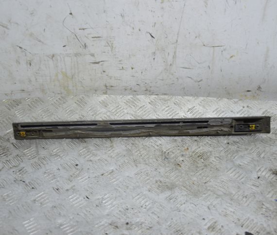 Накладка задніх дверей нижня ліва Audi A2 8Z 1999-2005 Молдинг задніх лівих дверей Ауді а2 8з 8Z0854949L | Зображення 3