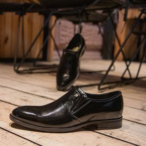 Лакированная мужская обувь туфли 39 размер