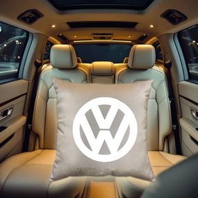 Авто Подушка c вышивкой логотипа марки фольцваген Volkswagen бежевый автомобилисту 00054
