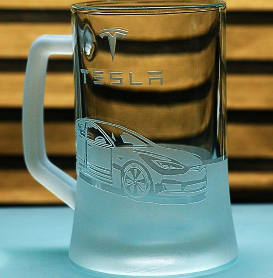 Пивний келих 670 мл з гравіюванням Тесла У Tesla  Y подарунок для автолюбителя кухоль для пива з логотипом | Зображення 2