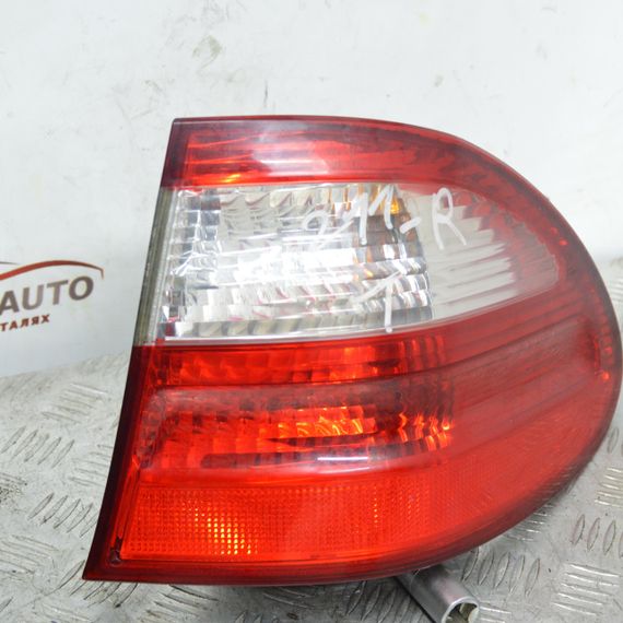 Ліхтар задній правий Mercedes-Benz E-Class W211 універсал Ліхтар задній правий зовнішній Мерседес в211 A2118201264