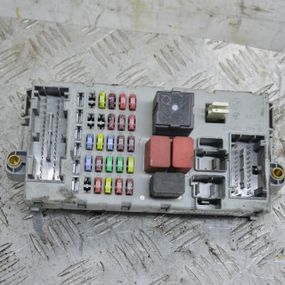 Блок запобіжників Fiat Doblo 2004-2010 Блок запобіжників Фіат Добло 51770621 51821412