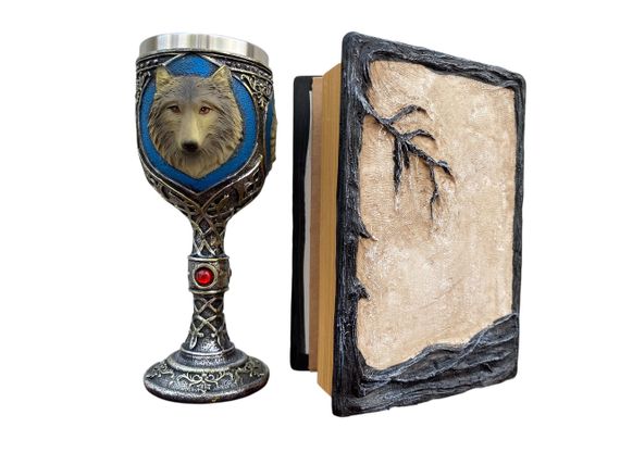 Подарунковий набір Келих 3D Вовки та Блокнот 3D «Тінь Ворона» | Зображення 1