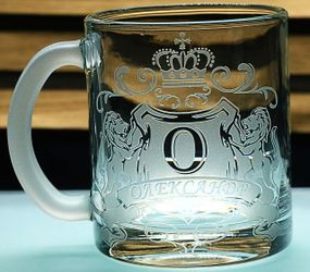 Іменна скляна чашка 320 мл Олександр з гравіюванням  кружка з гербом короною та левами