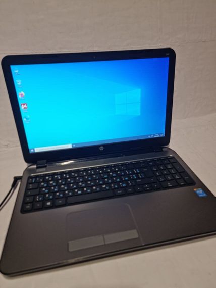Ноутбук Б-класс HP 250 G3 / 15.6" (1366x768) TN / Intel Pentium N3540 (4 ядра по 2.16 - 2.66 GHz) / 8 GB DDR3 / 500 GB HDD / Intel HD Graphics / WebCam / DVD-RW / Без АКБ б/у | Зображення 1