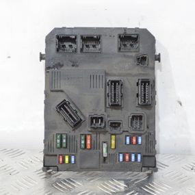 Блок запобіжників BSI E01-00 Peugeot Partner 1996-2008 Модуль запобіжників БСІ Пежо Партнер 9653667580