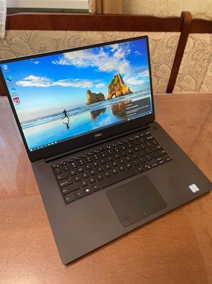 Мобильная рабочая станция Dell Precision 5530 / 15.6" (3840x2160) IPS Touch / Intel Core i7-8850H (6 (12) ядер по 2.6 - 4.3 GHz) / 16 GB DDR4 / 512 GB SSD / nVidia Quadro P2000, 4 GB GDDR5, 128-bit / WebCam б/у | Зображення 1