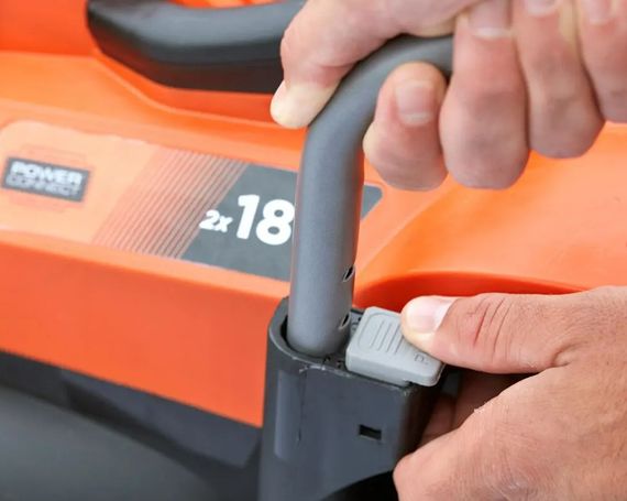 Газонокосарка акумуляторна Black&Decker BCMW33184L2 | Зображення 8