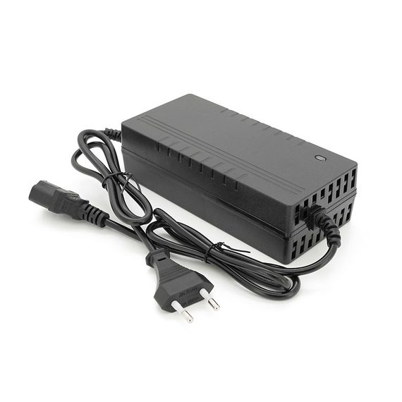 Зарядний пристрій акумуляторів Li-ion 16.8V, 5A, , роз'єм Triangle plug (T-tipe/IEC/C13 N+L-), LED-індикація | Зображення 1
