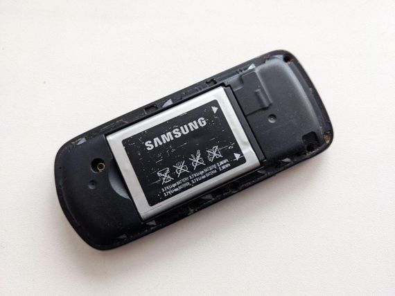 Мобільний телефон Samsung E1080 бу | Зображення 3