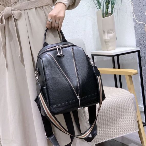 Рюкзак жіночий чорний шкіряний з ременем 35538 | Зображення 7