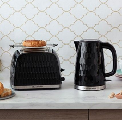 Чайник Russell Hobbs 26051-70 Honeycomb Black, 2400 Вт, 1,7 л, відкидна кришка, чорний (26051-70) | Зображення 1