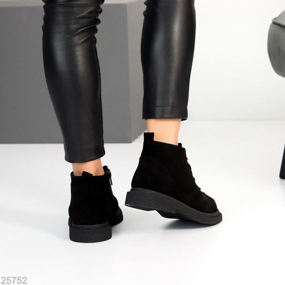 Дизайнерські чорні замшеві зимові черевики з глянсовою вставкою | Зображення 8