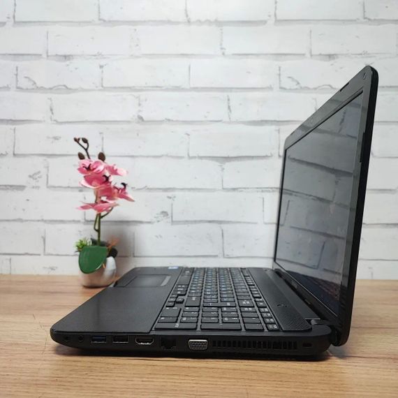Ноутбук Б-клас Toshiba Satellite C855 / 15.6" (1366x768) TN / Intel Core i5-3230M (2 (4) ядра по 2.6 - 3.2 GHz) / 8 GB DDR3 / 128 GB SSD / Intel HD Graphics 3000 / WebCam / DVD-ROM б/в | Зображення 9