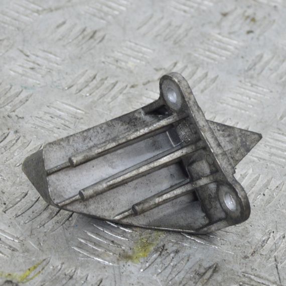 Тримач троса КПП Renault Clio III 2005-2012 Кронштейн кріплення троса коробки передач Рено Кліо 8200376452