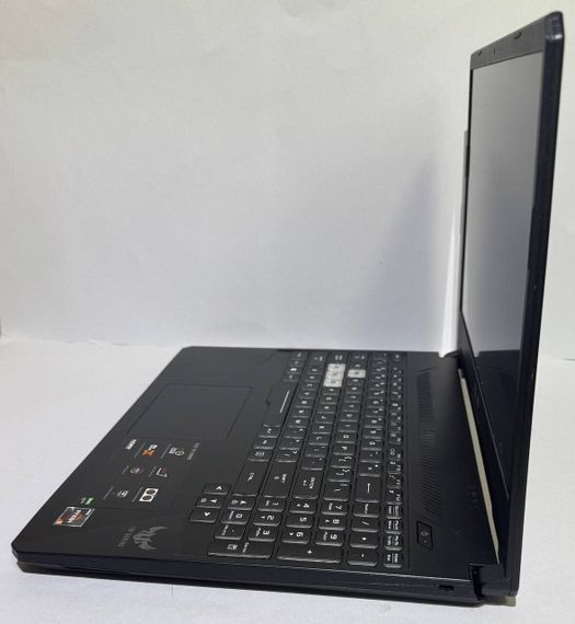 Ігровий ноутбук Asus TUF FX505DT / 15.6" (1920x1080) IPS / AMD Ryzen 5 3550H (4 (8) ядра по 2.1 - 3.7 GHz) / 32 GB DDR4 / 1000 GB SSD / nVidia GeForce GTX 1650, 4 GB GDDR5, 128-bit / WebCam б/в | Зображення 6