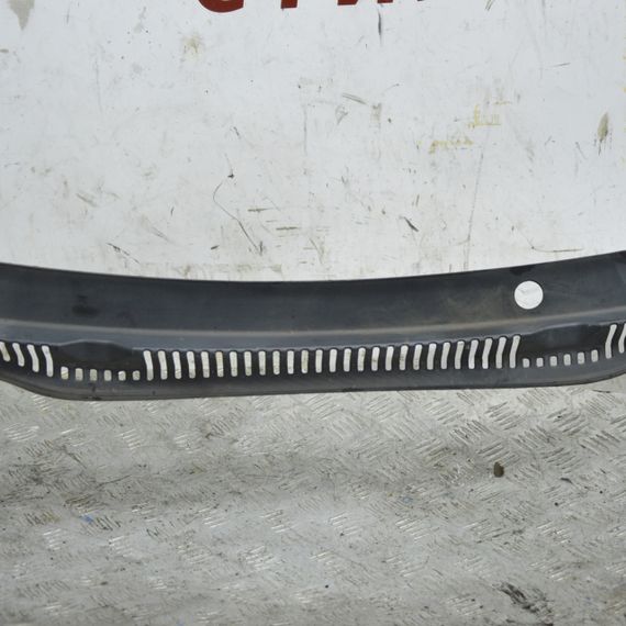 Пластик під лобове скло Seat Ibiza IV 2008-2017 Жабо лобового скла Сеат Ібіза 4 6J1853185 | Зображення 2