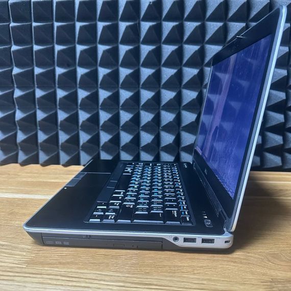 Ноутбук Dell Latitude E6440 / 14" (1600x900) TN / Intel Core i5-4300M (2 (4) ядра по 2.6 - 3.3 GHz) / 8 GB DDR3 / 256 GB SSD / Intel HD Graphic 4600 / WebCam / DVD-ROM б/в | Зображення 3