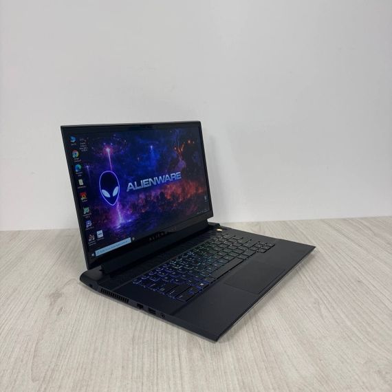 Ігровий ноутбук Dell Alienware m15 R3 / 15,6" (1920x1080) IPS / Intel Core i7-10750H (6 (12) ядер по 2,6 - 5,0 ГГц) / 16 ГБ DDR4 / 512 ГБ SSD / AMD Radeon Pro 5500M, 4 ГБ GDDR6, 128-біт / Веб-камера б/в | Зображення 4