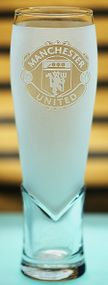 Пивной бокал крафт 440мл ФК Манчестер Юнайтед  Manchester United с гравировкой подарок для фана футбол матовий