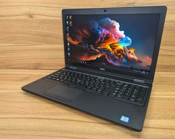Ноутбук Dell Latitude 5580 / 15.6" (1920x1080) IPS / Intel Core i5-6300U (2 (4) ядра по 2.4 - 3.0 GHz) / 8 GB DDR4 / 256 GB SSD / Intel HD Graphics 520 / WebCam / HDMI / Windows 10 б/в + Подарунок Бездротова миша / USB | Зображення 4