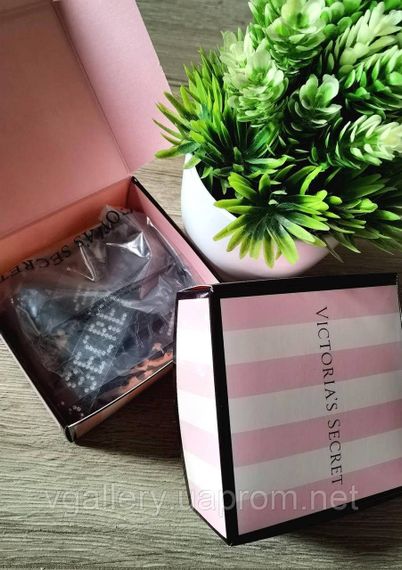 Подарочный Набор женских стрингов Victoria`s Secret (3 шт) стринги со стразами в брендовой коробке Леопардовый/Черный/Бежевый, XL | Зображення 4