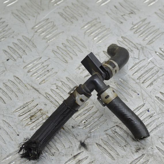 Трійник палива 1.6 FSI Volkswagen Golf V 2005-2010 Фланець палива Фольксваген Гольф 5 03C133794A | Зображення 1