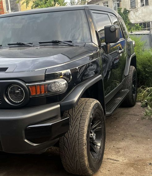 Боковые пороги Allmond Black (2 шт, алюм) для Toyota FJ Cruiser | Зображення 1