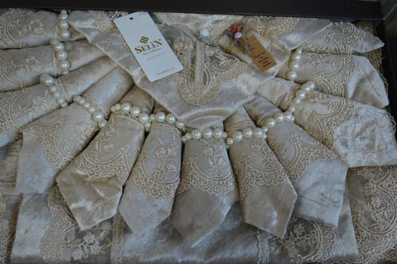 Велюрова скатертина з ранером Selin Aylin Set 160×350+12 серветок Бежева | Зображення 4