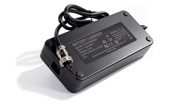 Быстрое зарядное устройство 54.6V 4.5A Fast Charger для электровелосипеда GT-2000 Li-ion