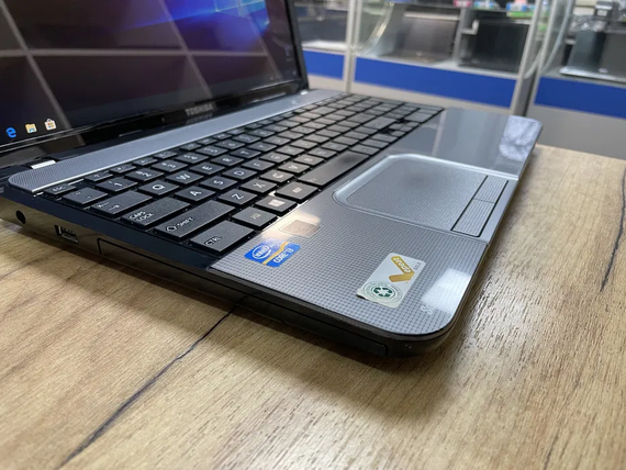 Ноутбук Toshiba L855 15.6  intel core i3 3120M/4gb/640Gb HDD | Зображення 3