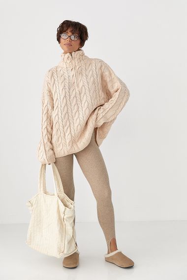 Теплий светр в косички вільного фасону - бежевий цвет, ONE SIZE (є розміри) | Зображення 2