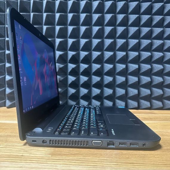 Ноутбук Б-клас Dell Latitude 3440 / 14" (1366x768) TN / Intel Core i5-4210U (2 (4) ядра по 1.7 - 2.7 GHz) / 8 GB DDR3 / 128 GB SSD / Intel HD Graphic 4400 / WebCam / DVD-ROM б/в | Зображення 2
