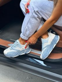 жіночі кросівки