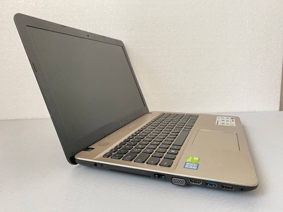 Ноутбук Asus R541U / 15.6" (1920x1080) IPS / Intel Core i5-7200U (2 (4) ядра по 2.5 - 3.1 GHz) / 12 GB DDR4 / 256 GB SSD / nVidia GeForce 920M, 2 GB DDR3, 64-bit / WebCam / DVD-ROM б/у | Зображення 4