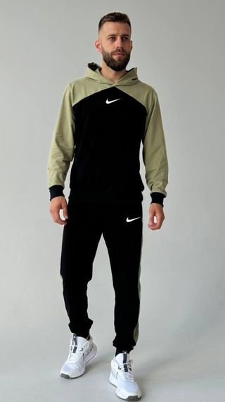 Чоловічий спортивний костюм Nike чорний з оливковими вставками | Зображення 4