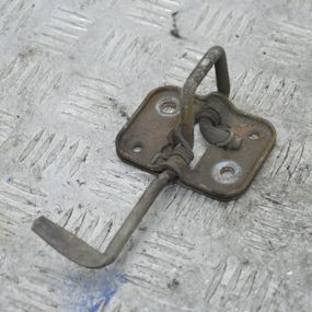 Замок скоба Seat Ibiza IV 2008-2017 Фіксатор гачок капота Сеат Ібіза 4