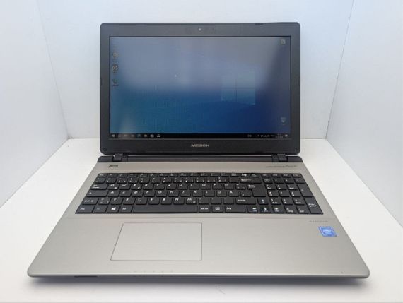 Ноутбук Medion Akoya E6429 / 15.6" (1366x768) TN / Intel Celeron 3855U (2 ядра по 1.6 GHz) / 8 GB DDR4 / 128 GB SSD / Intel HD Graphics 510 / WebCam / DVD-ROM б/у | Зображення 1