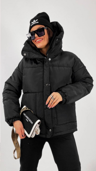 Женская стеганая куртка с капюшоном из плащевки YN7124 размер 42/46, цвет черный