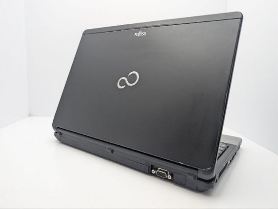 Ноутбук Fujitsu LifeBook S792 / 13.3" (1366x786) TN / Intel Core i7-3612QM (4 (8) ядра по 2.1 - 3.1 GHz) / 8 GB DDR3 / 640 GB HDD / Intel HD Graphics 4000 / WebCam б/у | Зображення 6
