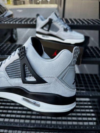 Кросівки Nike Air Jordan 4 Retro, замша (light gray) | Зображення 5