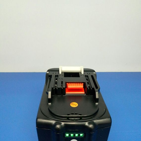 Акумулятор до шурупокрути Makita 18V 4Ah Li-ion ( елементи Samsung ) | Зображення 2